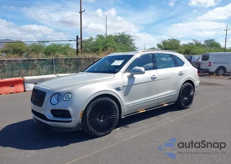 2018 Bentley Bentayga Activity Edition/Black Edition/Mulliner/Onyx Edition/W12 from USA, damaged, VIN SJAAC4ZVXJC019416